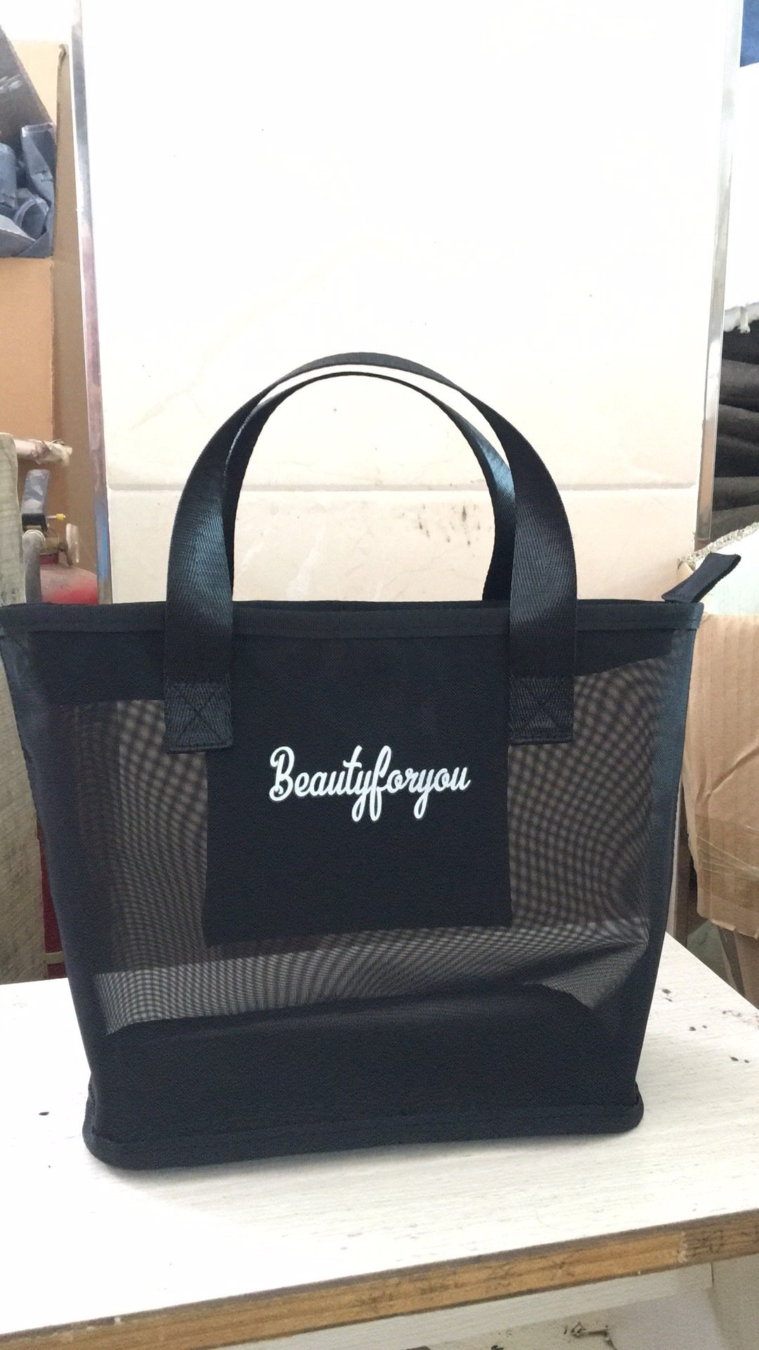 Large-Capacity Mesh Toiletry Bag - Image 3